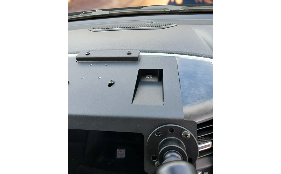 7160-1657 RAM Top of Dash 12 Volt Close Up Installed 