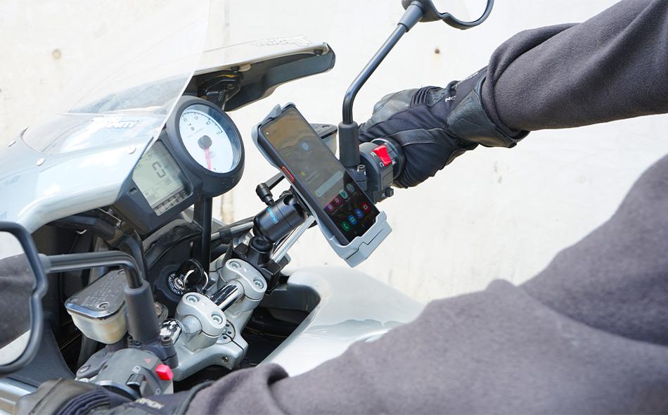 Samsung Galaxy XCover Pro Charging Cradle (7160-1488) mounted to a Motorcycle