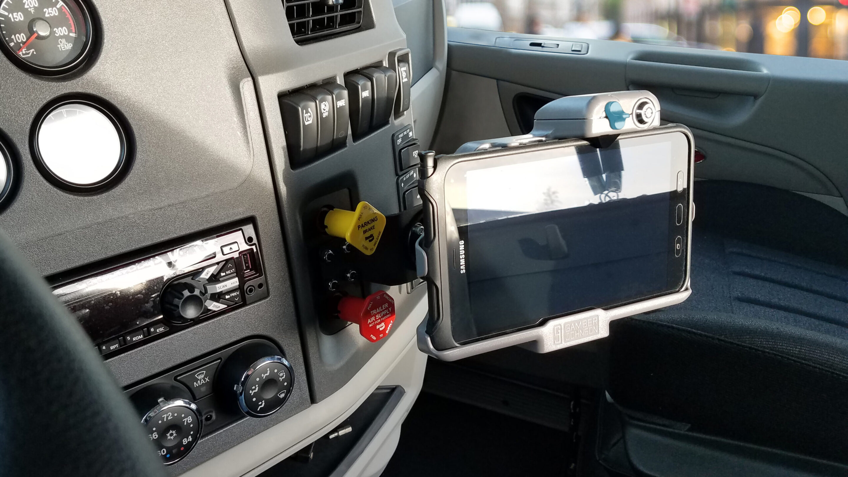 Semi Truck Dash Mount from Gamber-Johnson