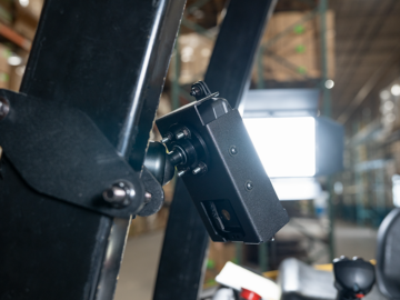 Gamber-Johnson Keyence DX-A400 Cradle with Keyence Device attached to a Zirkona 4