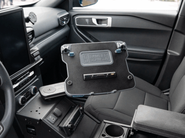 Getac B360 Docking Station (TRI RF) in a Ford PIU