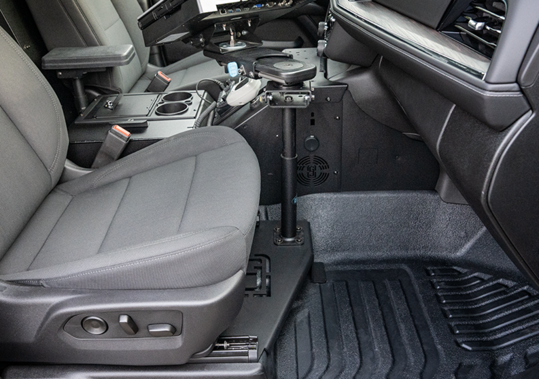2025+ Chevrolet Silverado/GMC Sierra and Chevrolet Tahoe Pedestal Kit with Mongoose® XLE 9″ (4th Gen New Body Style) installed